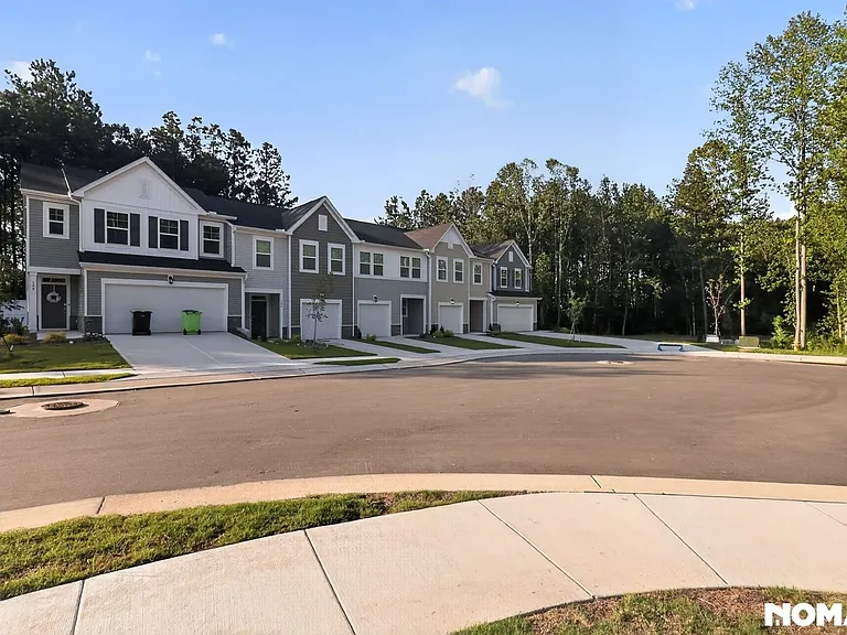 104 Tree Moss Ct — Photo 2
