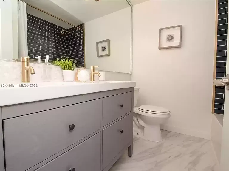 921 Orange Isle — Photo 10