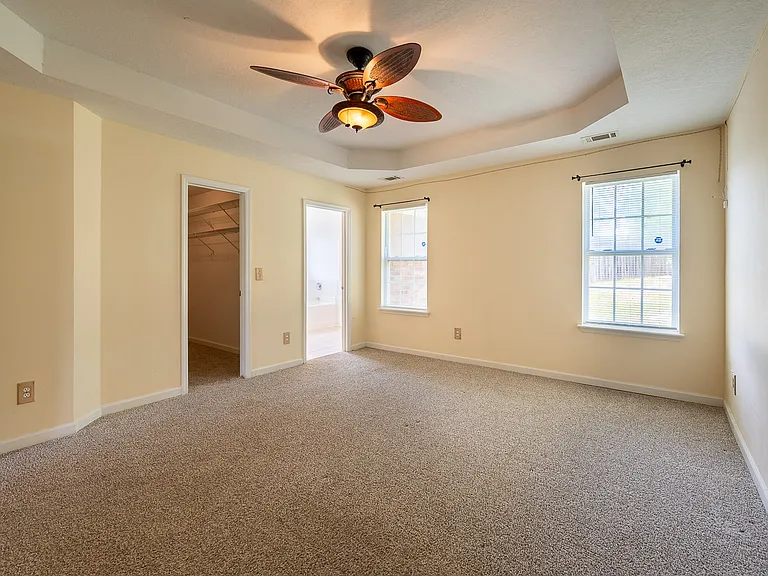 945 Cannock St — Photo 11