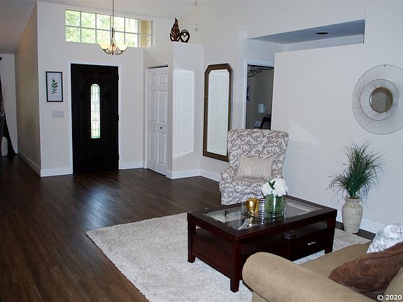 5th image of 4019 NW 23rd Dr