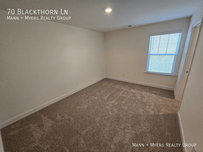 70 Blackthorn Ln — Photo 34