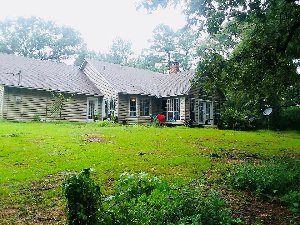 2nd image of 743 Meade Rd