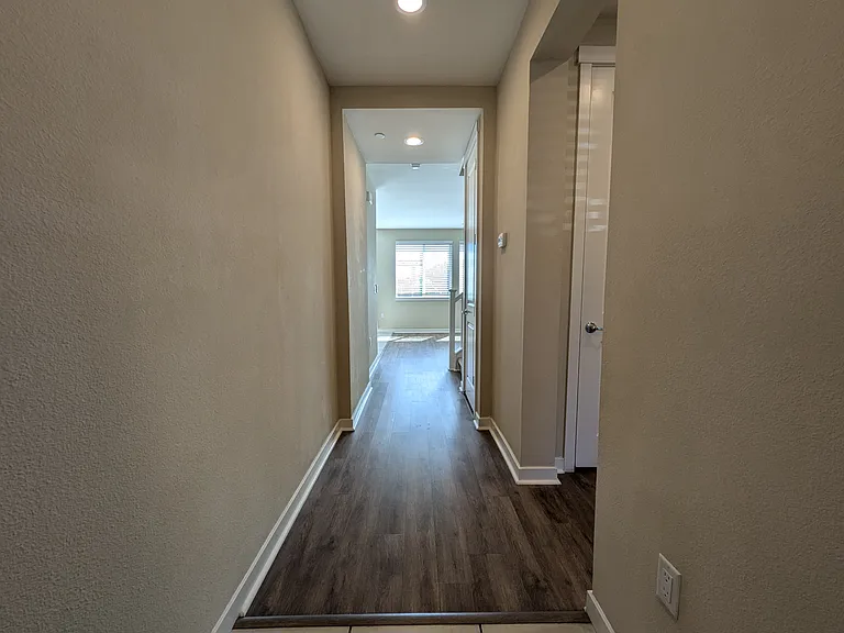 181 Damasco Ln — Photo 4