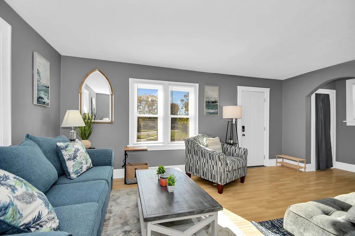 Sunny Living Room for relaxing and entertaining. - 207 New York St