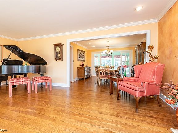 5th image of 26016 Fairmount Blvd