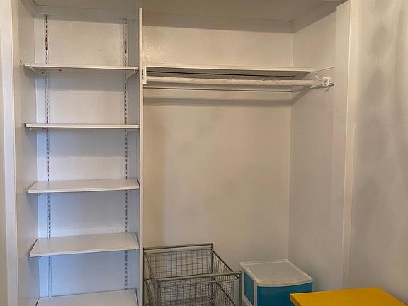 Walk in closet