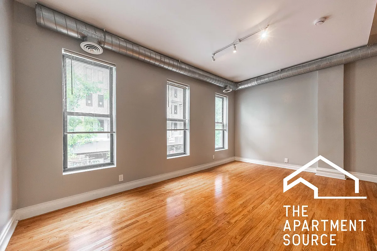 Photo 1 of 15 - 1877 N Milwaukee Ave #2 - Chicago, IL Primary Photo - 1877 N Milwaukee Ave #2