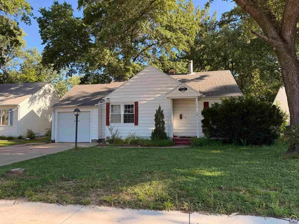 3714 SW 12th St, Topeka, KS 66604