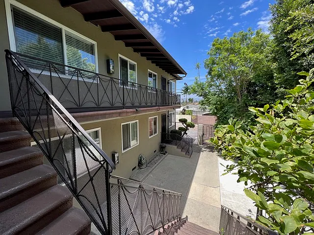 1 bed, 805 sqft, $2,300 — Photo 3