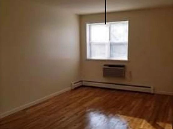 3rd image of 155 Bay 32nd St #1