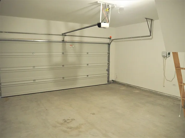 1800 Lakegrove Rd — Photo 33