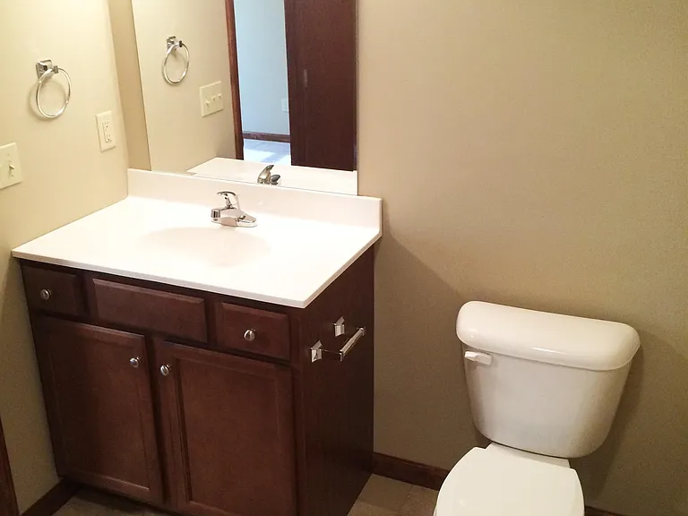 1350 El Camino Dr — Photo 10