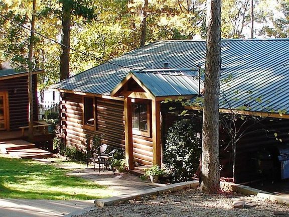 4th image of 301 Hickory Hill Ln