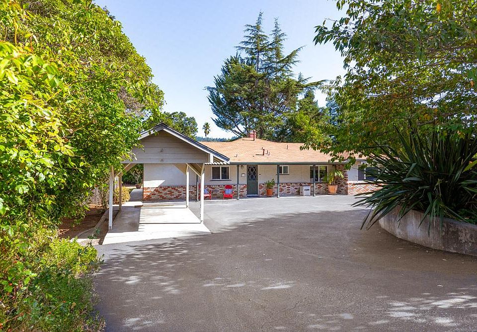 1st image of 210 El Sereno Dr
