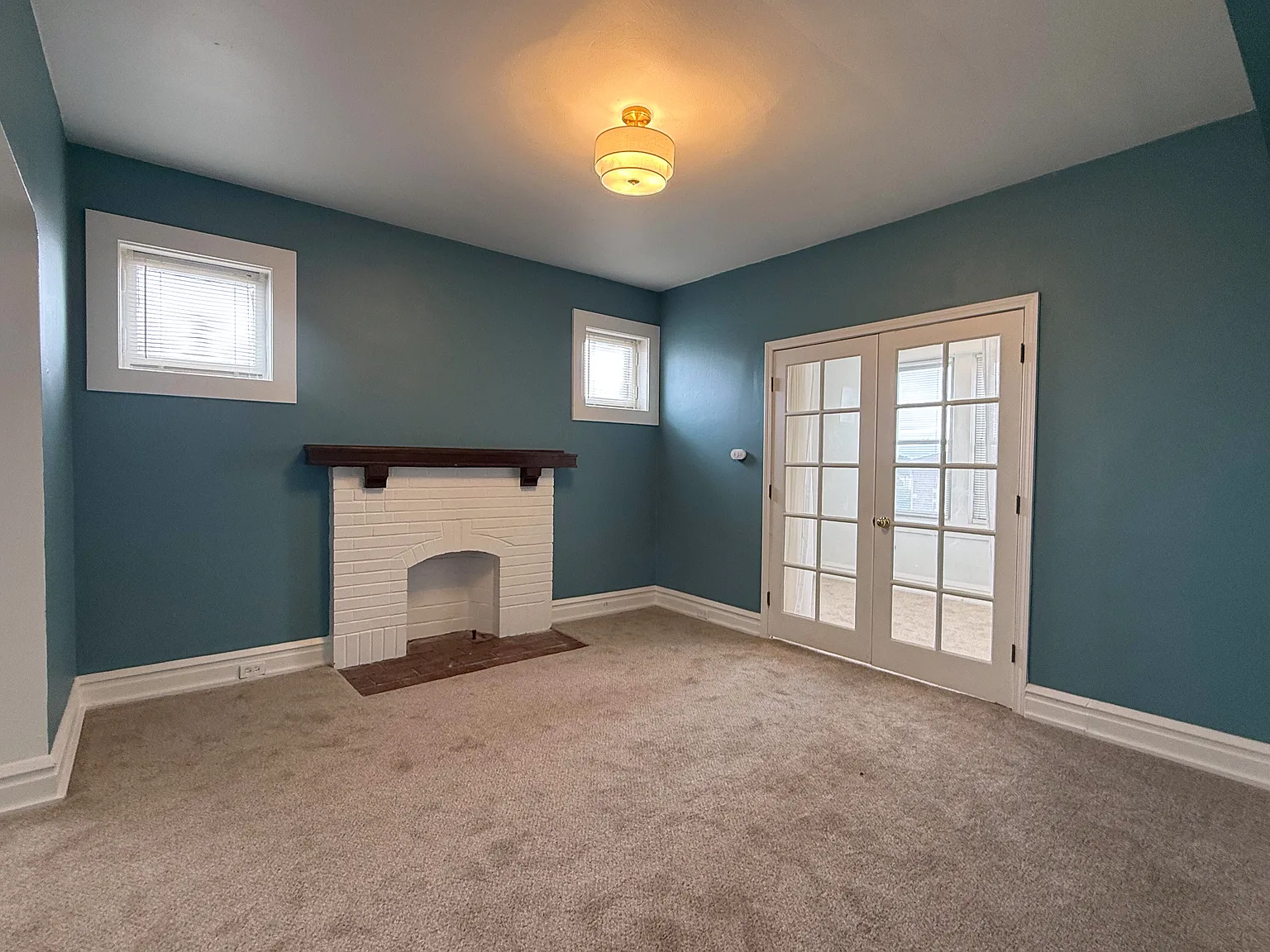2 bed, 950 sqft, $1,350 — Photo 1