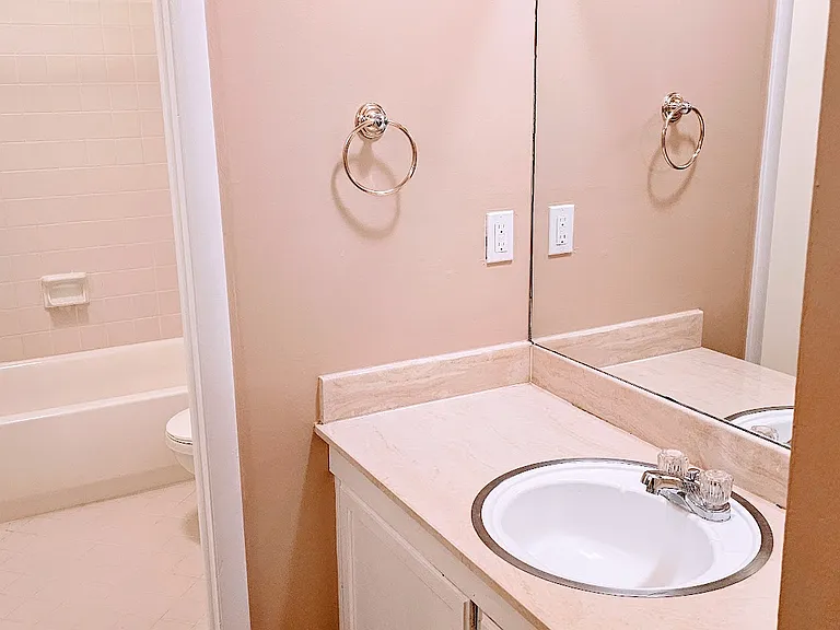 6722 S Lewis Ave — Photo 13