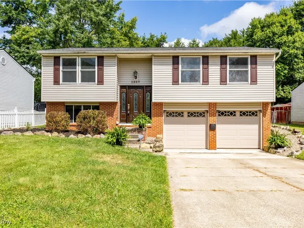 1307 Denise Dr, Kent, OH 44240