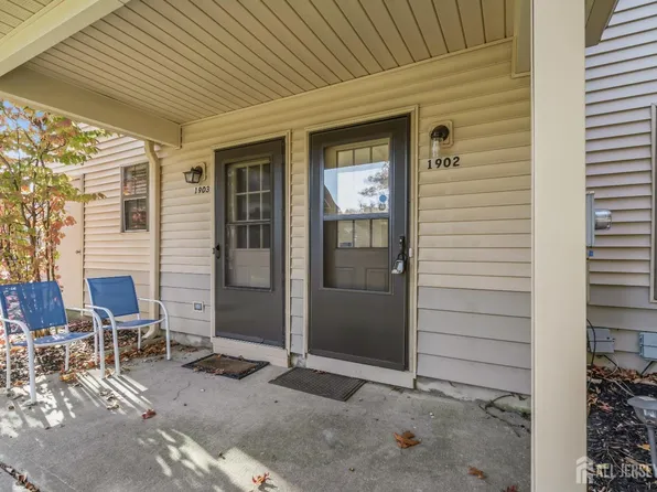 1902 Lilly Ln, Jackson, NJ 08527