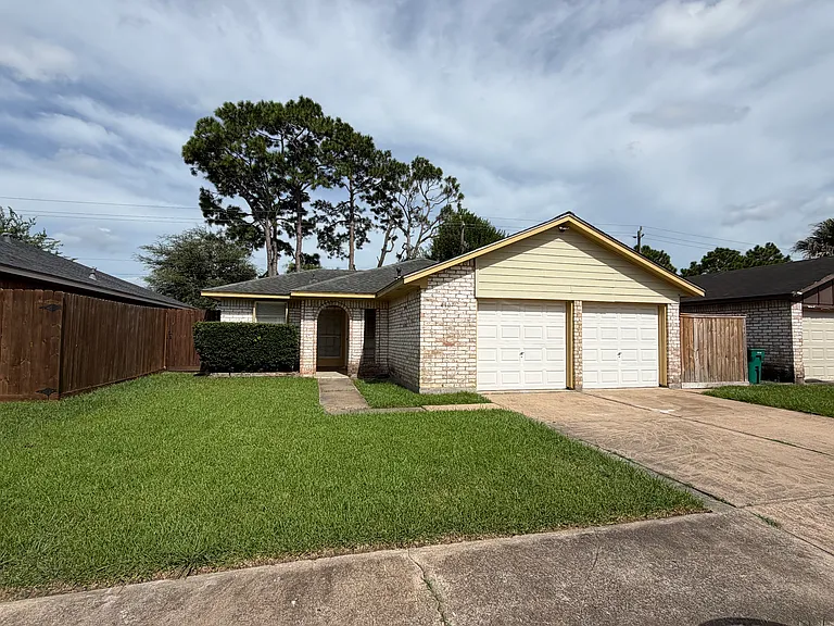 4907 Parkland St — Photo 1