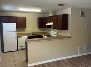 414 Laurie Ln APT 1, Leesburg, FL 34748
