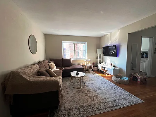 Rented by Prime Realty | media 16