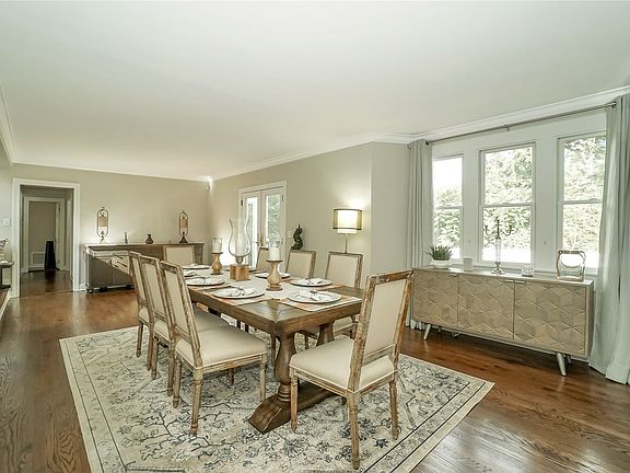 5th image of 4 Westview Ave