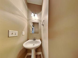 4th image of 2322 Flowerdale Ct #2322