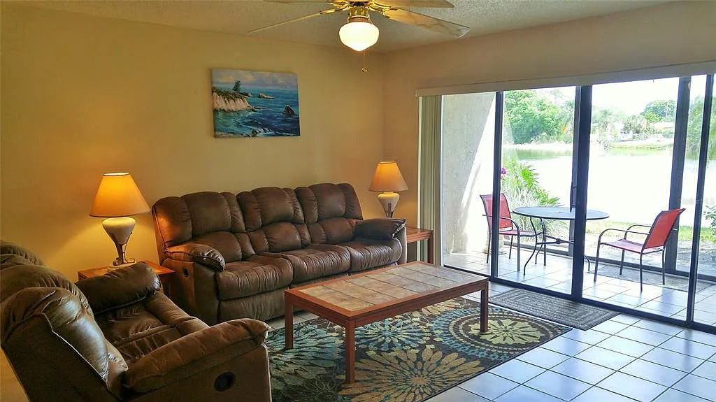 2 bed, 2.0 bath, 1092 sqft, $2,200 — Photo 3
