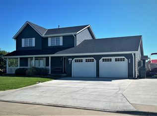 1810 Ridgeway Dr, Lexington, NE 68850