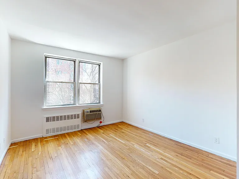 1483 1st Ave #3E — Photo 1