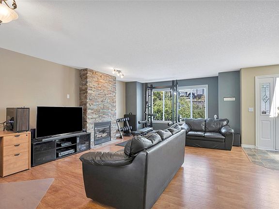5th image of 4771 Fairbrook Cres