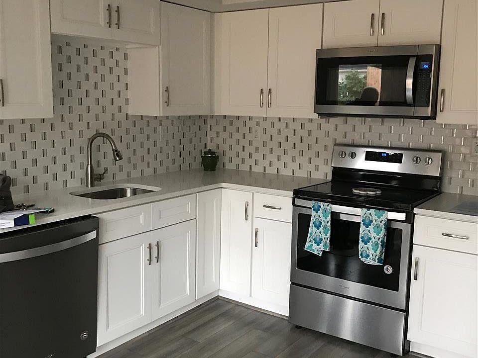 2nd image of 728 Whalers Cove Ct