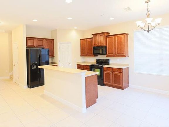 5th image of 3203 Oak Brook Ln