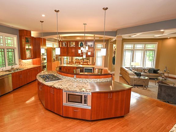 3rd image of 8486 Concord Hills Cir