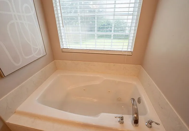10 Arbors Cir — Photo 34