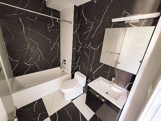 4th image of 522 E 142nd St #3C