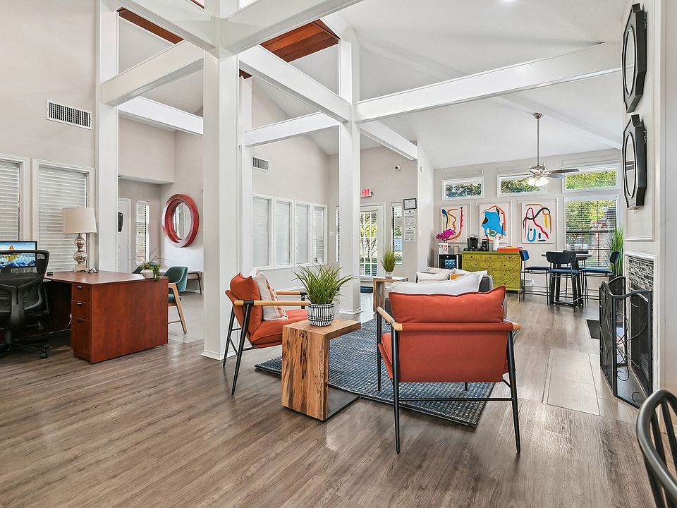 Leasing Office and Resident Lounge