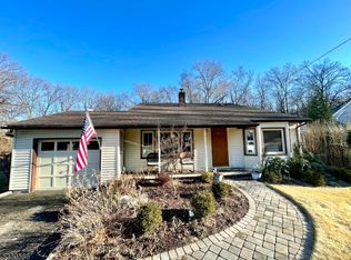 56 Woodstone Rd, Rockaway, NJ 07866