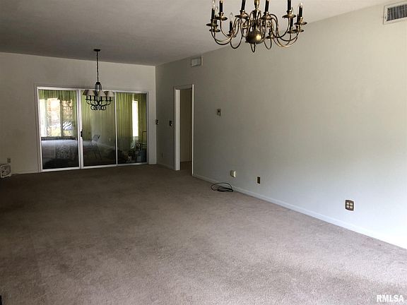 3rd image of 1912 Julianne Dr