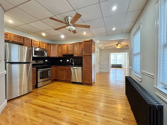 4th image of 130 Saratoga St #2