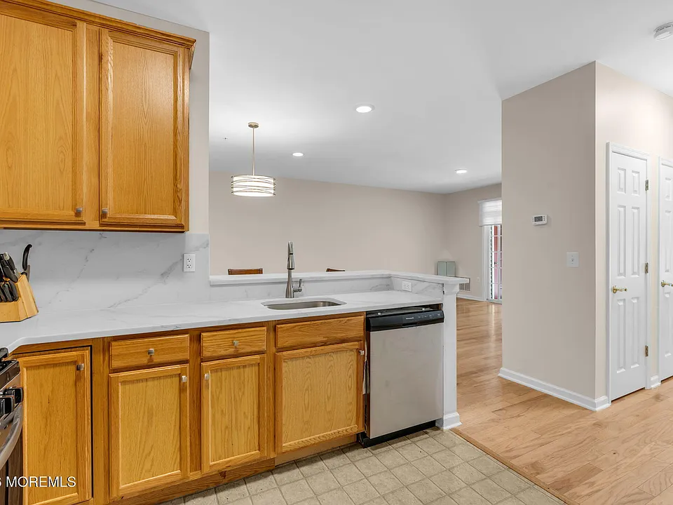 313 Sophee Ln