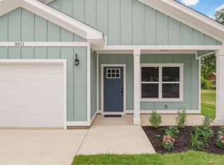 3011 N 15th Ave, Milton, FL 32583