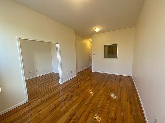 1st image of 94 Marion St #3
