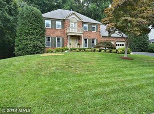 8646 Chase Glen Cir, Fairfax Station, VA 22039