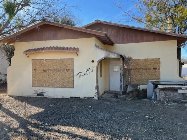 1504 S Blackburn St, Brady, TX 76825