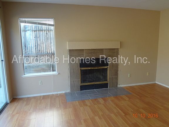 4th image of 3433 Cobblestone Dr