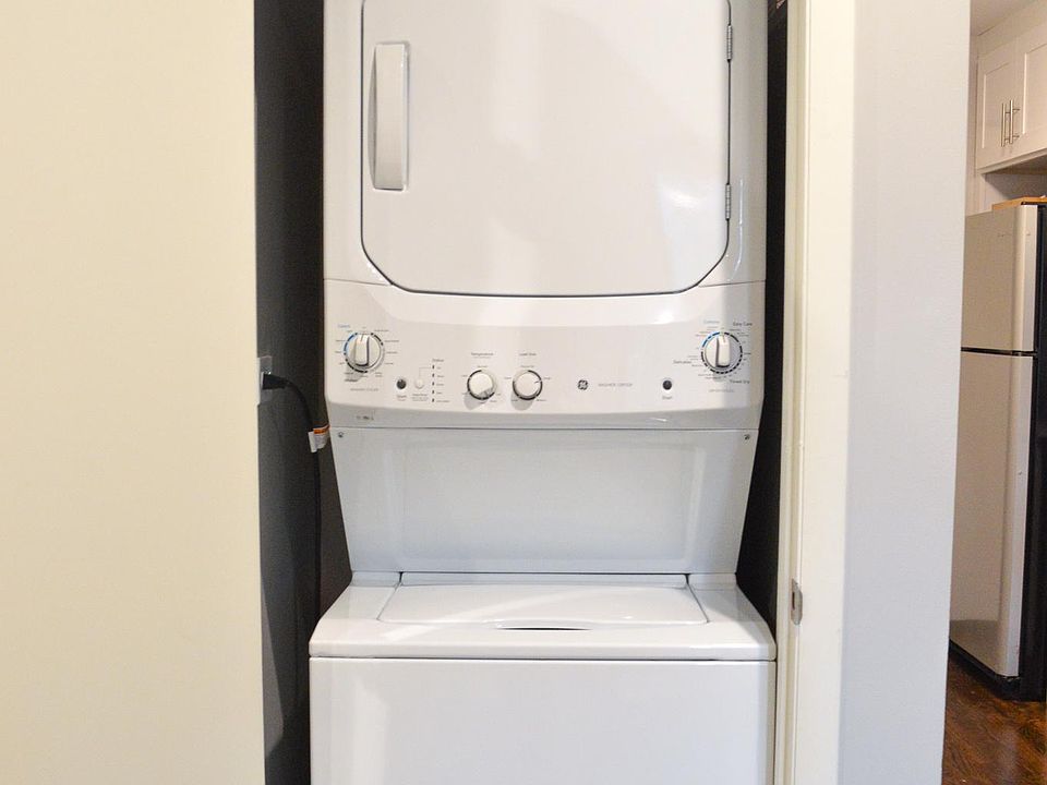 2nd image of 847 W Barry Ave APT 3B