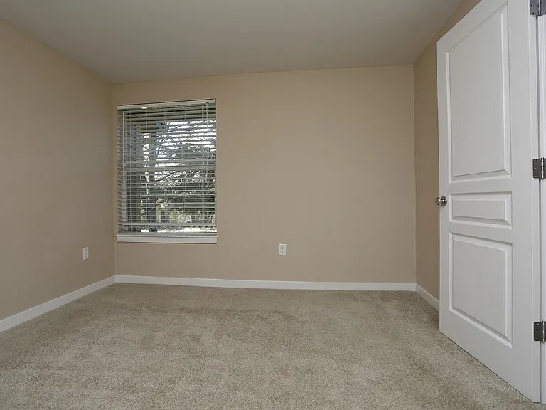 Commons at Creekside Apartments — Photo 13