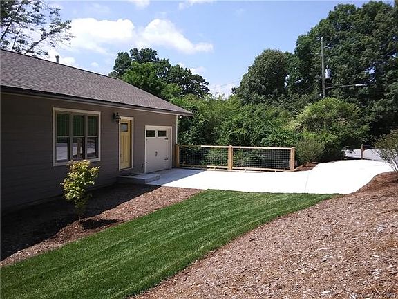 3rd image of 120 Fairway Dr