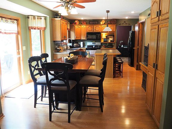 4th image of 421 Willow Creek Dr